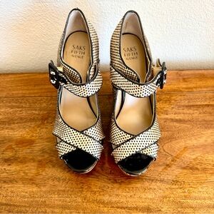 Saks Fifth Avenue Coco Raffia Metallic Black and Tan Platform Wedges Size 8 EUC